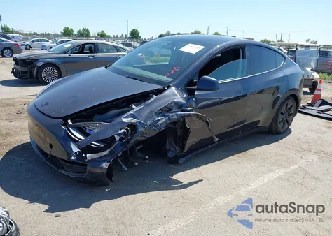 2024 Tesla Model Y Long Range Dual Motor All-Wheel Drive from USA, damaged, VIN 7SAYGAEE2RF124068